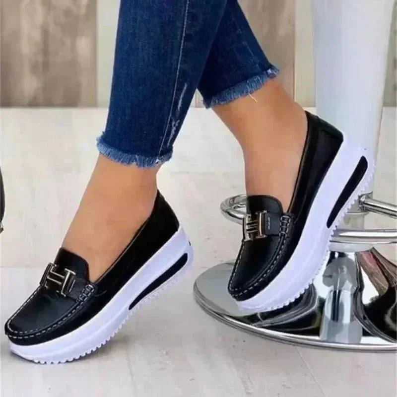 Pat | Sleek Orthopedic Shoes